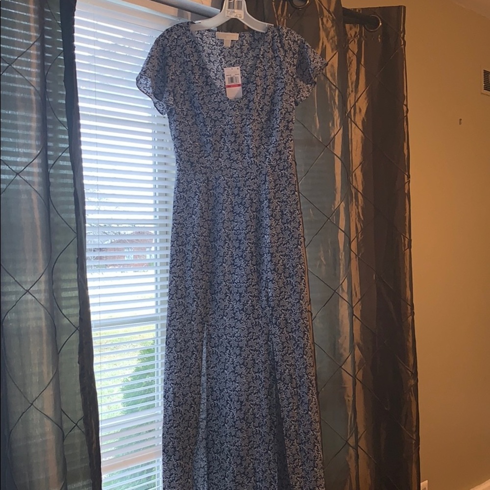 New Dress 👗 - Picture 2 of 5